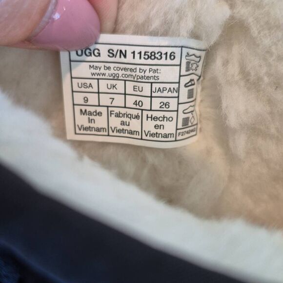 UGG CLASSIC SHORT VILLA KNIT BLACK PLATFORM BOOTS US 9 - Picture 5 of 7